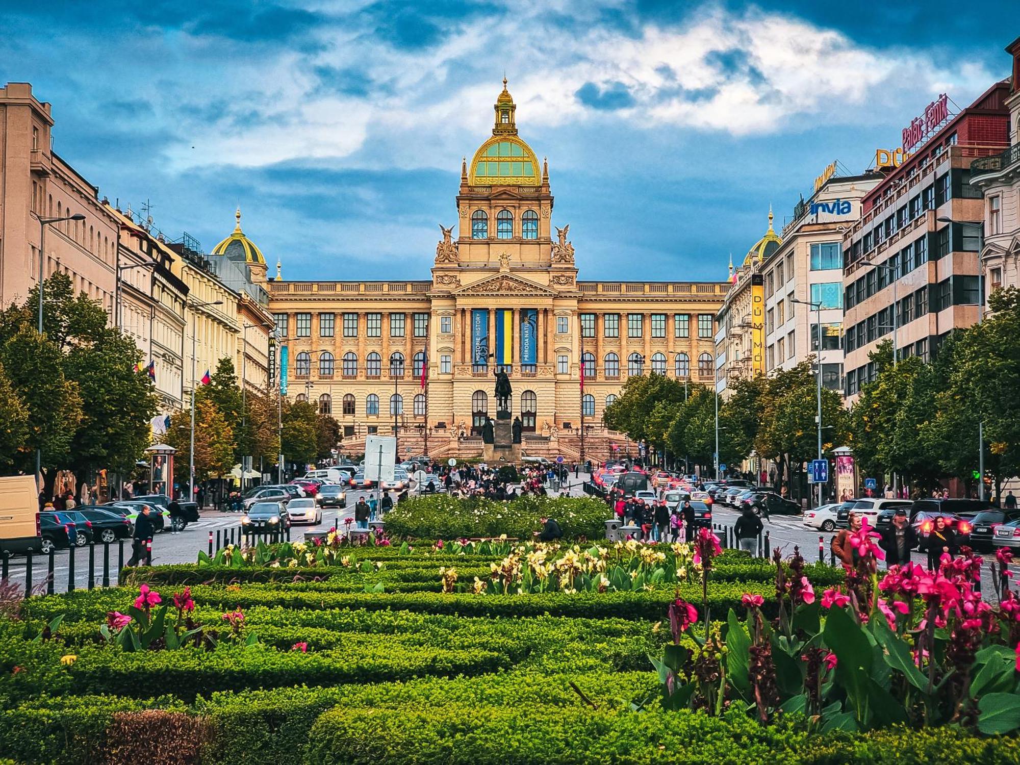 Appartement Cozy Wenceslas Square 700m Apartment, *